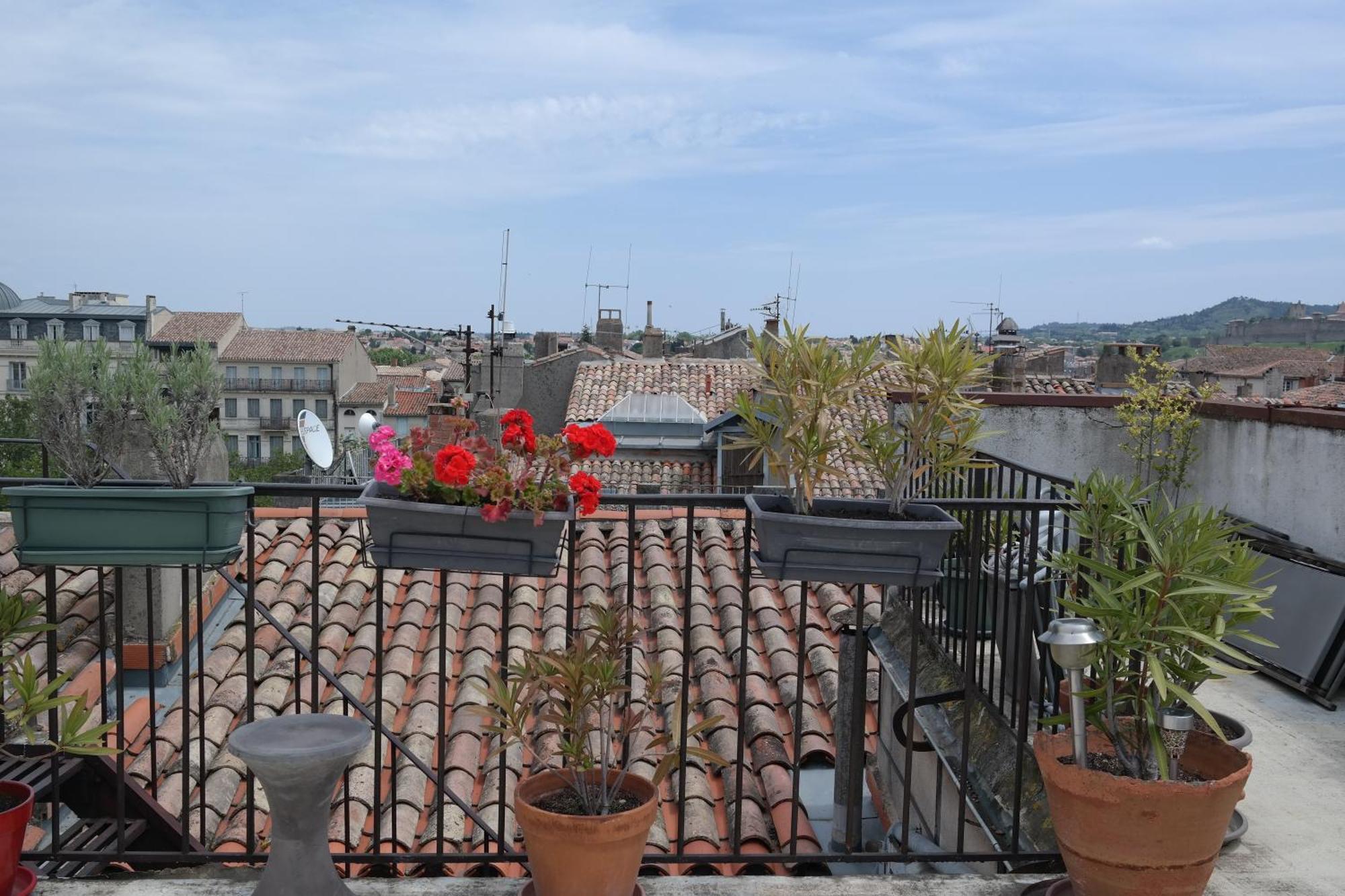 Penthouse Apartment Overlooking Place Carnot Carcassonne Eksteriør billede