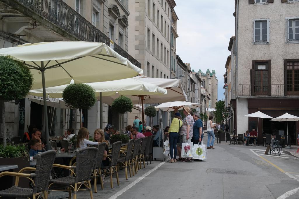 Penthouse Apartment Overlooking Place Carnot Carcassonne Eksteriør billede